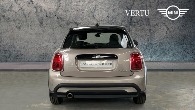 MINI Hatchback 1.5 Cooper Classic 5dr Auto Petrol Hatchback